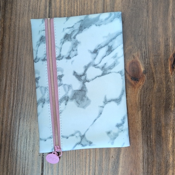 ⭐ 3/$12⭐ Ipsy Bags - Picture 6 of 9